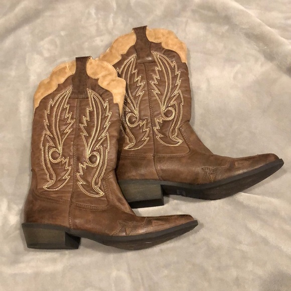 Coconuts by Matisse Shoes Coconut Cowboy Boots Brown With Tan